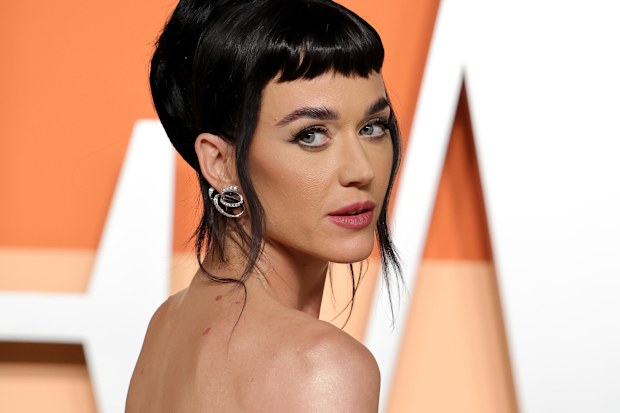 BEVERLY HILLS, CALIFORNIA - MARCH 02: Katy Perry attends the 2025 Vanity Fair Oscar Party Hosted By Radhika Jones at Wallis Annenberg Center for the Performing Arts on March 02, 2025 in Beverly Hills, California.  (Photo by Dia Dipasupil/FilmMagic)