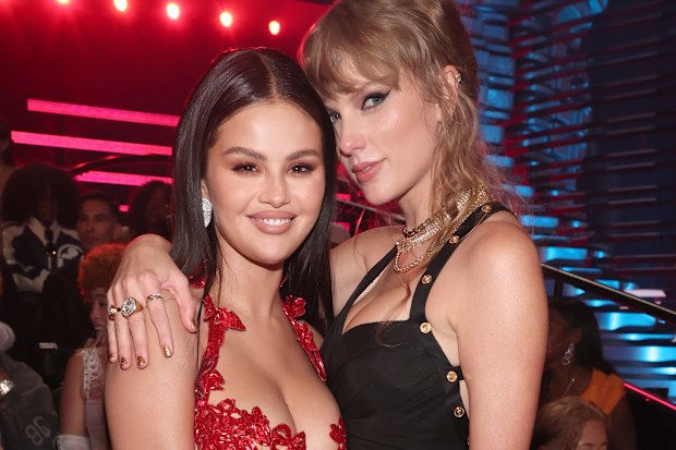 Selena Gomez and Taylor Swift 