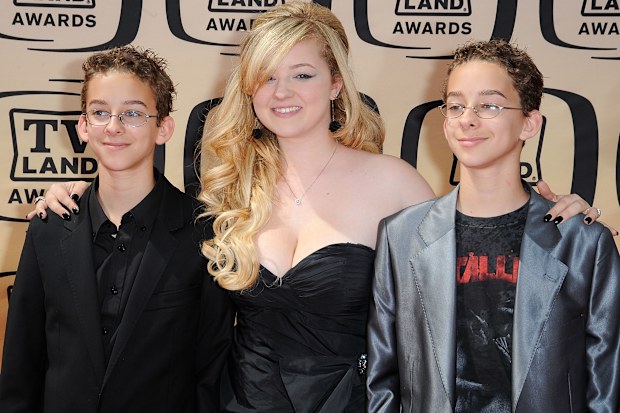 Everybody Loves Raymond, twins, Sawyer and Sullivan Sweeten, what happened