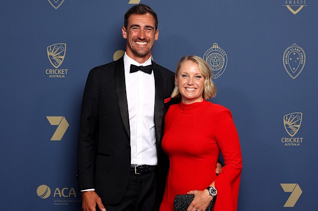 Mitchell Starc and Alyssa Healy at the 2023 Australian Cricket Awards at the Royal Randwick Racecourse on January 30, 2023.