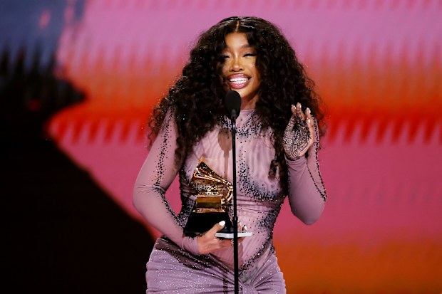 SZA accepts the Best R&B Song award for "Snooze" onstage during the 66th GRAMMY Awards at Crypto.com Arena on February 04, 2024 in Los Angeles, California.