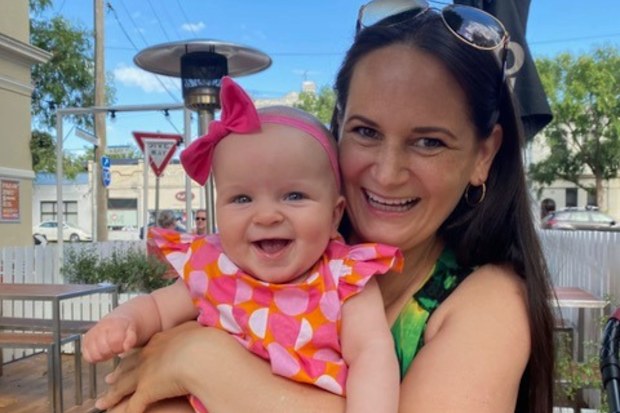 Alisha Burns photo with daughter