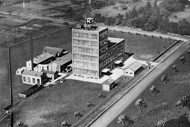 1928
