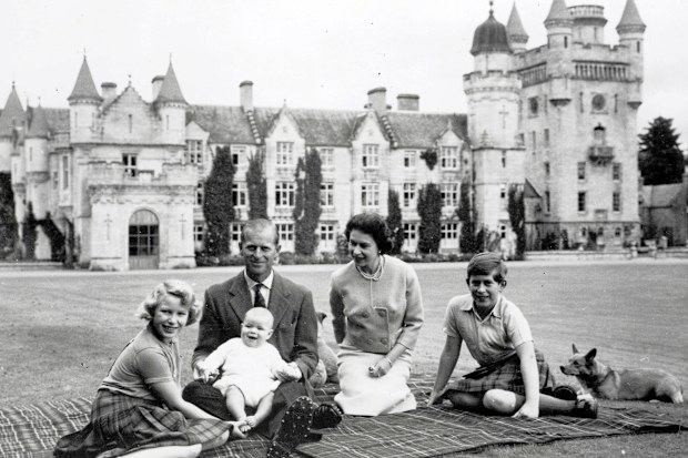 Queen Elizabeth annual summer holiday to Balmoral Castle