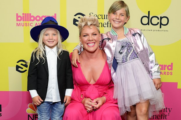 Jameson Moon Hart, P!nk, and Willow Sage Hart 
