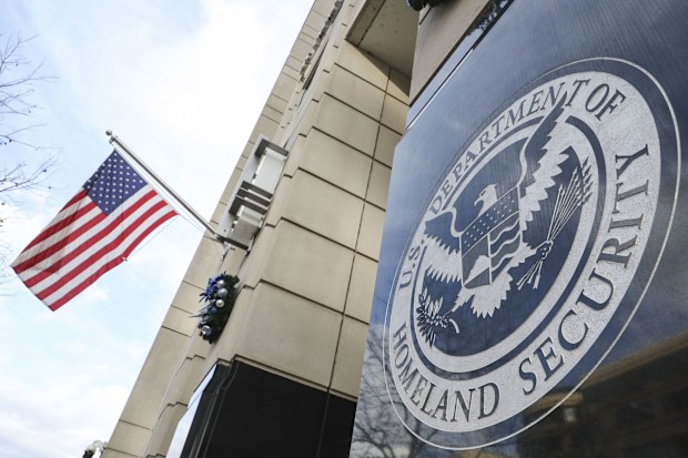Department of Homeland Security sends an incorrect email to Ukrainians legally living in the US