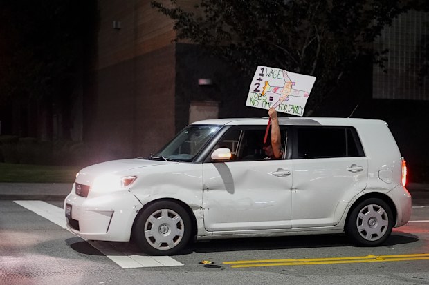 Boeing workers picket