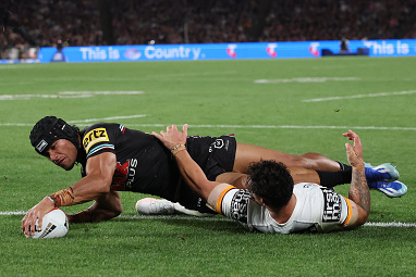 Crichton farewells Panthers with a try