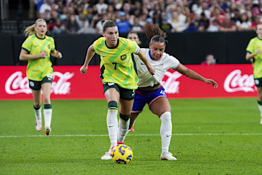 Steph Catley - 5