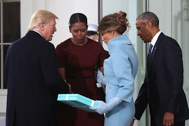 melania trump and michelle obama awkward gift exchange