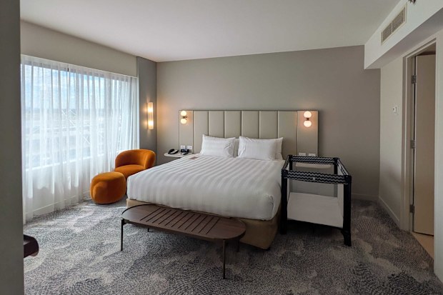 melbourne airport parkroyal hotel