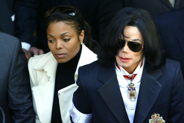 Janet Jackson and Michael Jackson exit the Santa Maria Court House following Michael Jackson's arraignment on child molestation charges, January 16, 2004, Santa Maria, CA.