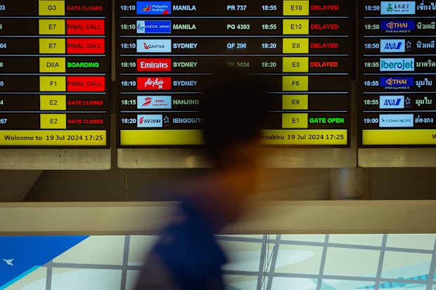 Microsoft, CrowdStrike outage: Global IT outage affects airlines, banks ...