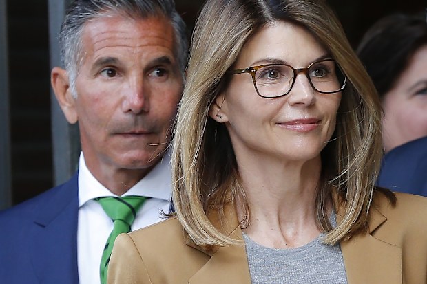 Lori Loughlin and husband Mossimo Giannulli leave court