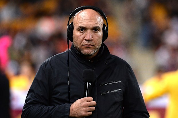 Gorden Tallis, Brisbane Broncos ile Canterbury Bulldogs arasındaki NRL maçında.