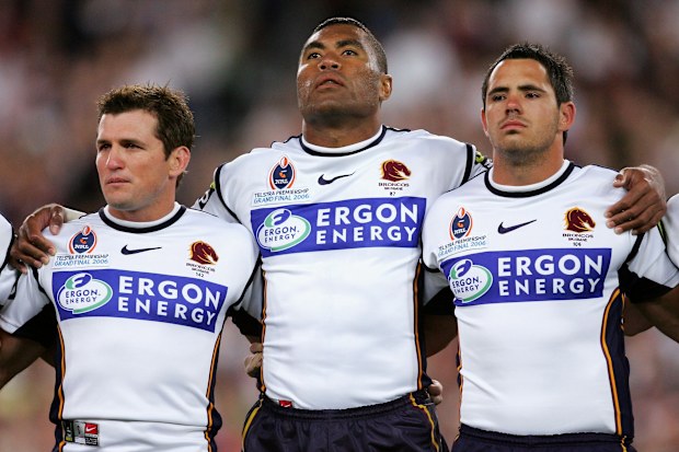 Da esquerda para a direita: Brisbane Shane Perry, Petero Civonisva e Corey Parker 2006, NRL Grand Final.
