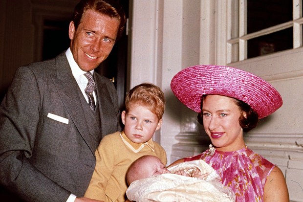 400806 02: (FILE PHOTO) Britains Princess Margaret (R), Lord Snowdon (L), and Viscount Linley (2nd, L) pose for a photograph with Margarets infant daughter Lady Sarah Armstrong-Jones in 1964 at Kensington Palace in London. Princess Margaret died peacefully in her sleep at 1:30 a.m. EST at the King Edward VII Hospital in London February 9, 2002, announced Buckingham Palace. (Photo by Getty Images)