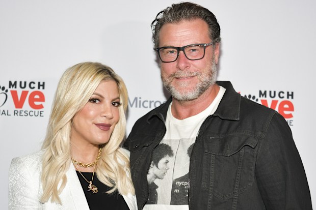Tori spelling Beverly Hills 902010 Star with ex-husband Dean McDermott