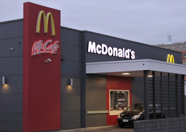 kfc breakfast trial to rival mcdonalds