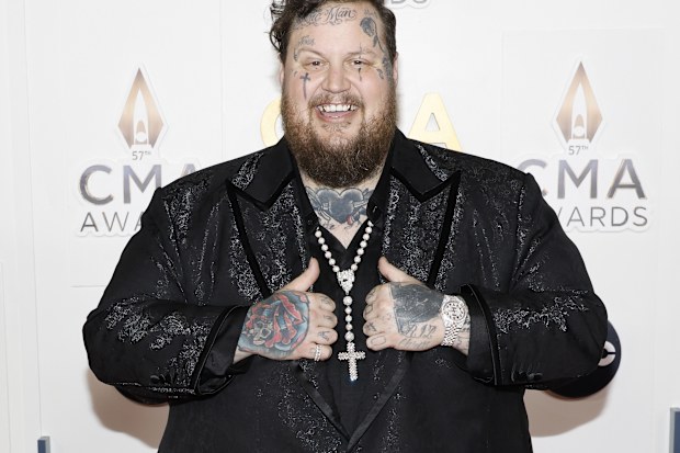 NASHVILLE, TENNESSEE - NOVEMBER 08: EDITORIAL USE ONLY Jelly Roll attends the 57th Annual CMA Awards at Bridgestone Arena on November 08, 2023 in Nashville, Tennessee. (Photo by Jason Kempin/Getty Images)
