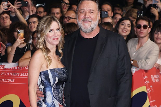 Britney Theriot and Russell Crowe