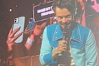 Harry Styles helps fan propose at Melbourne concert during Aussie tour 