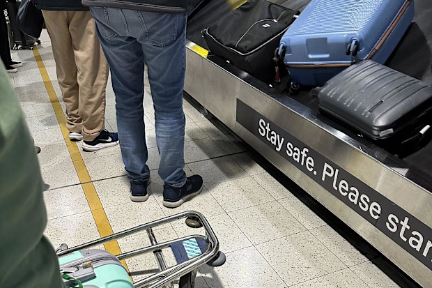 reddit post baggage claim melbourne airport