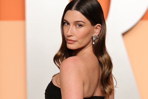 Hailey Bieber at the 2025 Vanity Fair Oscar Party at Wallis Annenberg Center for the Performing Arts on March 2, 2025 in Beverly Hills, California.  