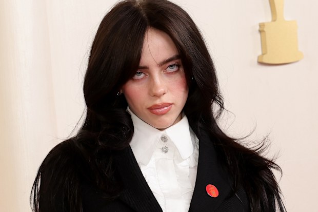 HOLLYWOOD, CALIFORNIA - MARCH 10: Billie Eilish attends the 96th Annual Academy Awards on March 10, 2024 in Hollywood, California. (Photo by Arturo Holmes/Getty Images)