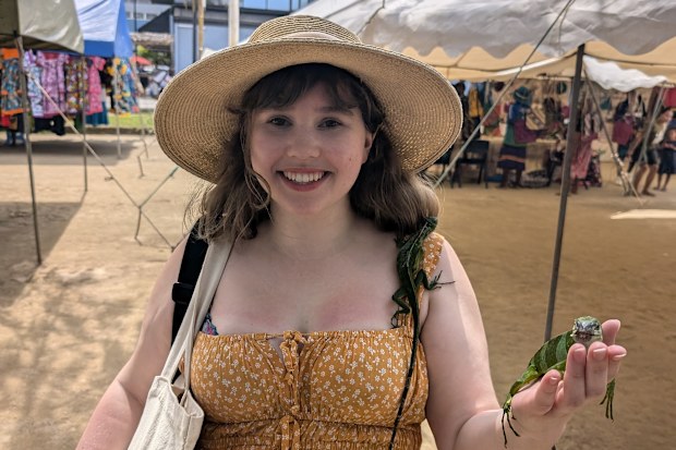 Isabela visits Vanuatu for 9Travel