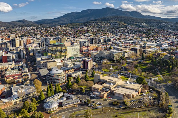 Lindy hosts guests in Hobart, Tasmania.