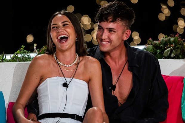 mitch and phoebe Love Island Australia 2022