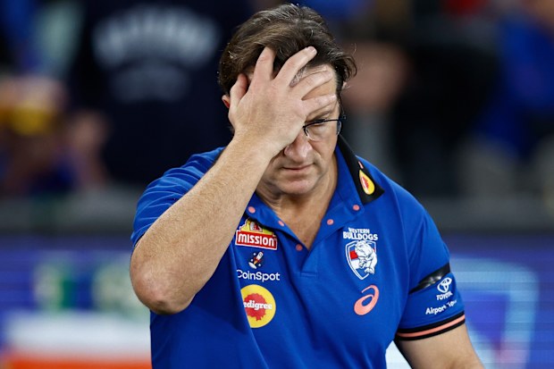 MELBOURNE, AUSTRALIA - AUGUST 20: Luke Beveridge, Senior Coach of the Bulldogs looks on during the 2023 AFL Round 23 match between the Western Bulldogs and the West Coast Eagles at Marvel Stadium on August 20, 2023 in Melbourne, Australia. (Photo by Michael Willson/AFL Photos via Getty Images)