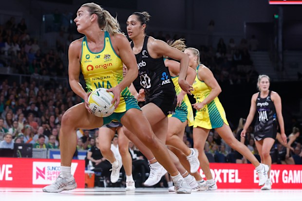 Liz Watson of the Australian Diamonds moves the ball during the Constellation Cup match between the Australia Diamonds and the New Zealand Silver Ferns at John Cain Arena on October 19, 2022 in Melbourne, Australia. (Photo by Darrian Traynor/Getty Images)