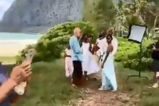 'Wedding Karen' interrupts beach side ceremony amid coronavirus