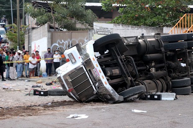 truck smuggling migrants crashes in Mexico