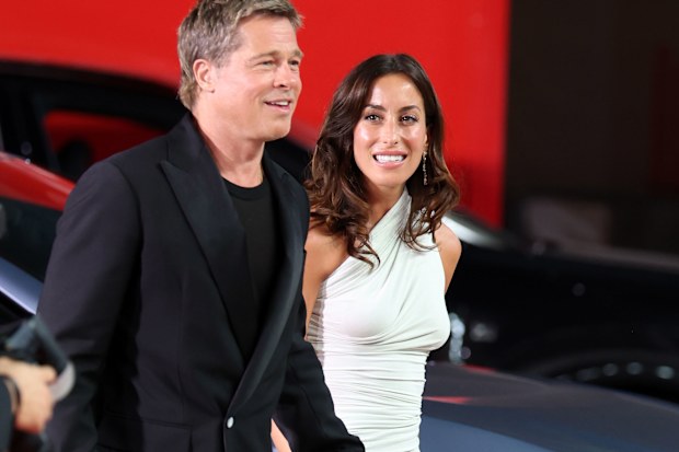 Ines de Ramon and Brad Pitt