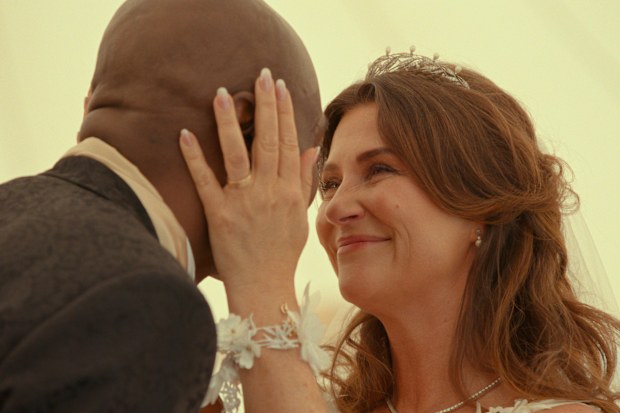 Rebel Royals. (L to R) Shaman Durek Verrett and Märtha Louise in Rebel Royals.. Cr. Courtesy of Netflix © 2025