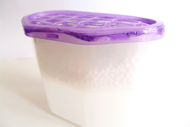 Dehumidifier box, moisture absorber