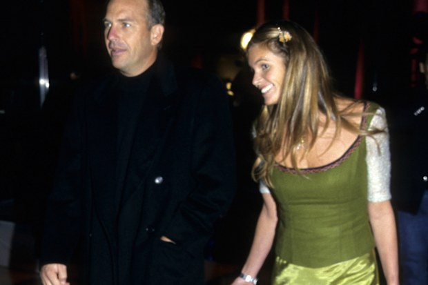 Kevin Costner and Elle Macpherson arrive at Sean Puffy Combs birthday party, New York, November 4, 1998. 