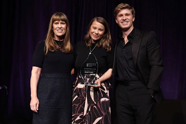 Bindi Irwin, Terri Irwin and Robert Irwin