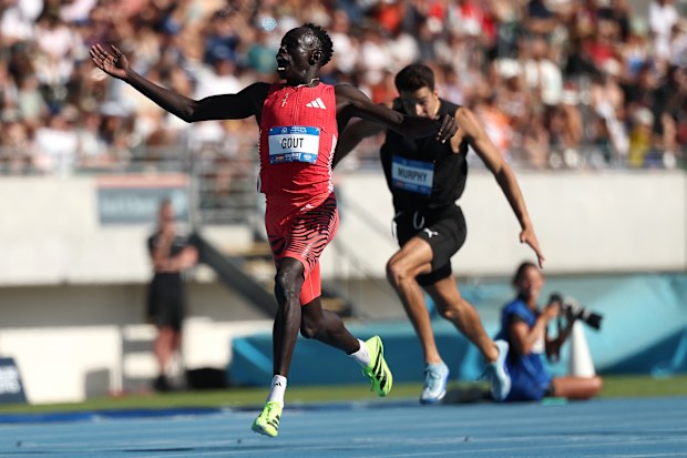 Gout Gout storms to victory in the 200m at the 2025 Australian athletics championships.