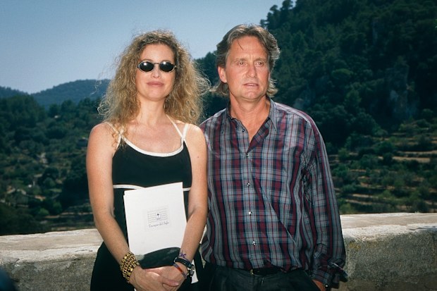 Michael Douglas and his wife Diandra Luker at Valldemossa on August 20, 1994 in Mallorca, Spain. 