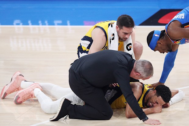 Indiana Pacers'tan Tyrese Haliburton, yedinci maçta sakatlandı.
