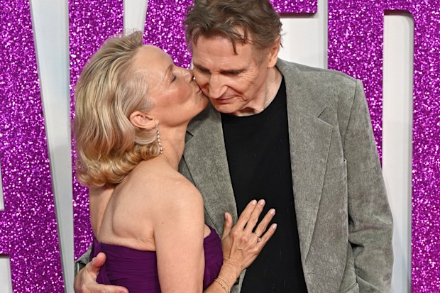 Pamela Anderson, Liam Neeson