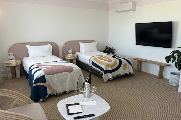 Motel Molly room.