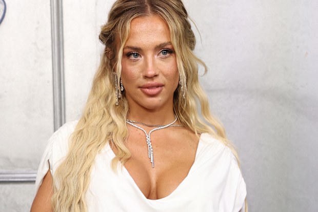 Tammy Hembrow attends the "Wuthering Heights" Australian Premiere