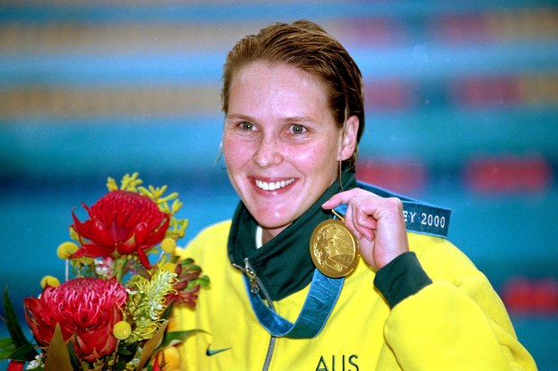 Susie O'Neill with her Sydney 2000 gold medal.