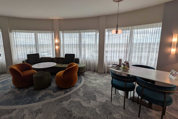 melbourne airport parkroyal hotel