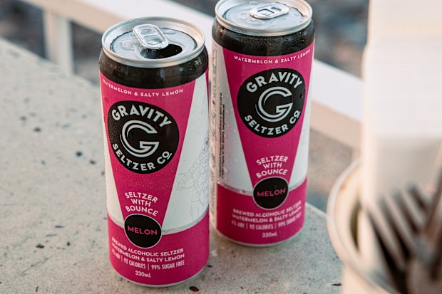 Gravity seltzer